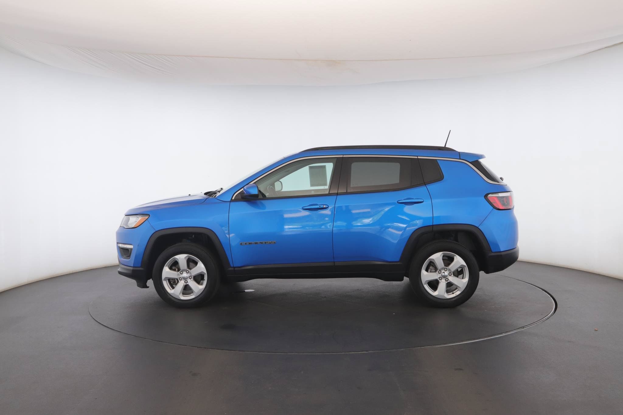 Used 2018 Jeep Compass Latitude w/ Popular Equipment Group AWD/4WD image 17