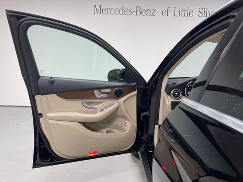 Used 2022 Mercedes-Benz GLC 300 4MATIC image 17