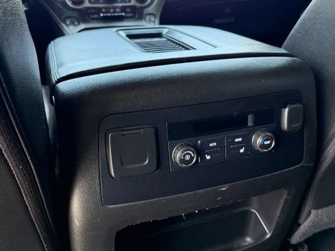 Used 2018 Chevrolet Tahoe Premier RWD image 17