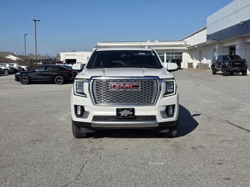 Used 2021 GMC Yukon Denali w/ Denali Ultimate Package image 2