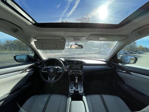 Used 2018 Honda Civic EX image 29