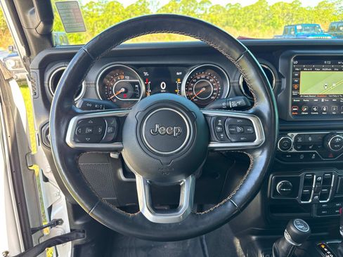 Certified 2021 Jeep Gladiator Overland AWD/4WD image 28