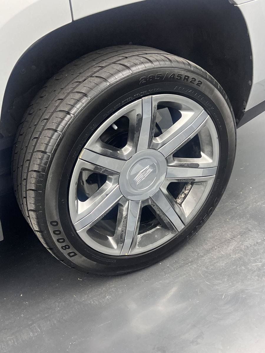 Used 2016 Cadillac Escalade Luxury AWD/4WD image 42