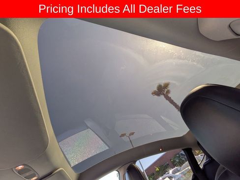 Used 2022 Tesla Model Y Long Range AWD/4WD image 22