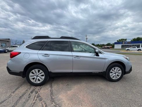 Used 2019 Subaru Outback 2.5i Premium w/ Popular Package #2 AWD/4WD image 8
