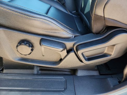 Used 2023 Ford Bronco Badlands image 13