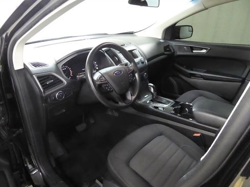 Used 2017 Ford Edge SE image 16