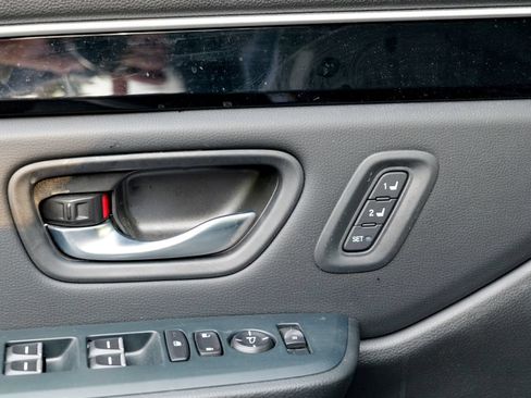 Used 2025 Honda Pilot EX-L image 18