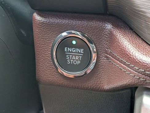 Used 2024 Ford Expedition Limited image 29