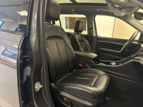 Used 2023 Jeep Grand Cherokee L Limited image 35