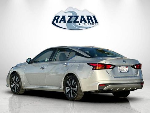 Used 2022 Nissan Altima 2.5 SV image 5