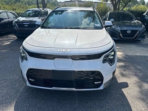 Used 2023 Kia Niro Wave w/ Wave Preserve Package FWD image 7