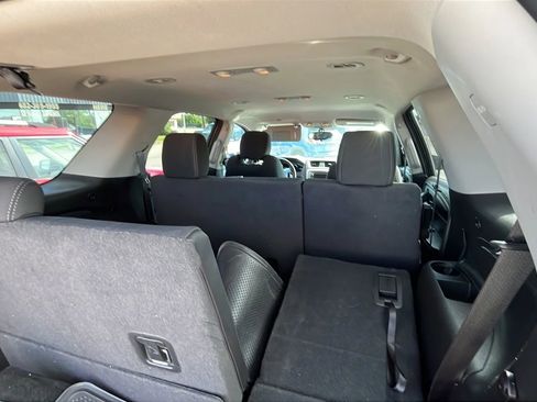 Used 2014 GMC Acadia SLE FWD image 11