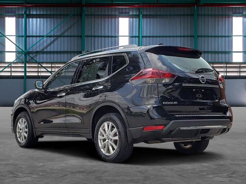 Used 2018 Nissan Rogue SV AWD/4WD image 3