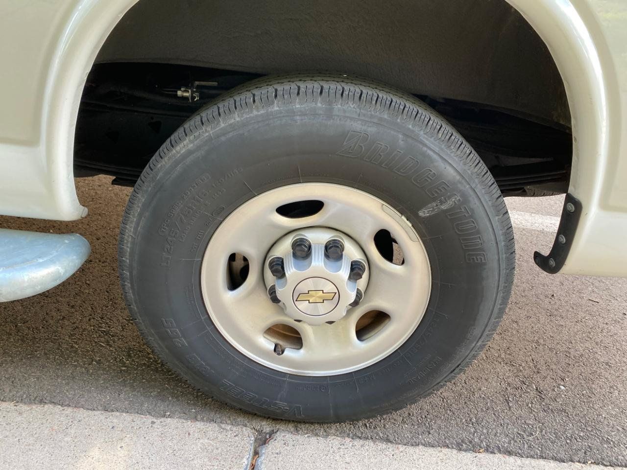 Used 2024 Chevrolet Express 2500 w/ Driver Convenience Package RWD image 22