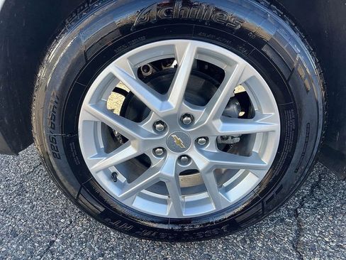 Used 2023 Chevrolet Equinox LT image 10