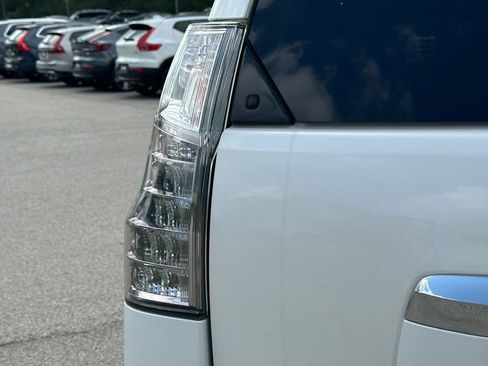 Used 2016 Lexus GX 460 w/ Premium Package AWD/4WD image 12