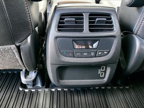 Used 2022 Honda Pilot TrailSport image 34