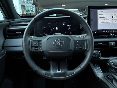 Used 2026 Toyota RAV4 XSE AWD/4WD image 40