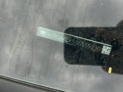 Used 2025 Toyota Camry LE FWD image 4