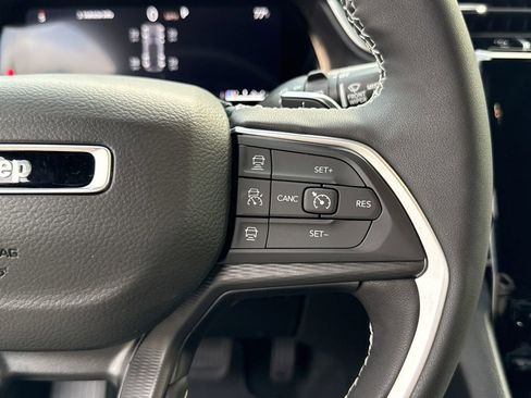 New 2025 Jeep Grand Cherokee Laredo image 23