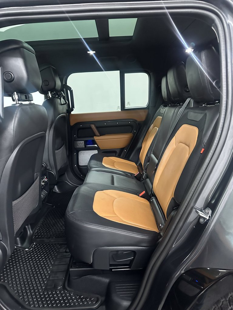 Used 2024 Land Rover Defender 130 X-Dynamic SE AWD/4WD image 29