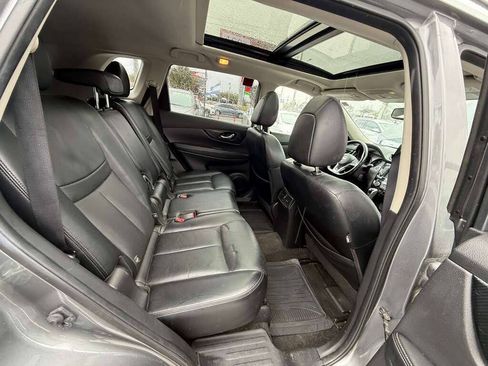 Used 2018 Nissan Rogue SL w/ Premium Package FWD image 2