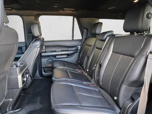 Used 2019 Ford Expedition XLT w/ Equipment Group 202A RWD image 18