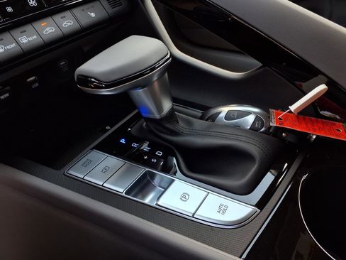 New 2025 Hyundai Elantra SEL image 22