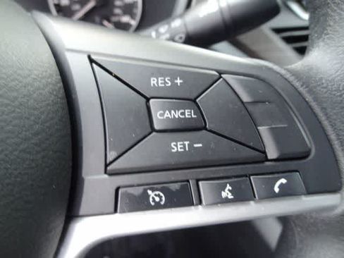 Used 2025 Nissan Altima 2.5 SV FWD image 17
