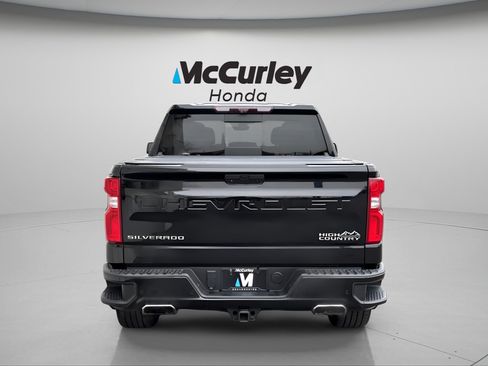 Used 2020 Chevrolet Silverado 1500 High Country w/ Technology Package image 4