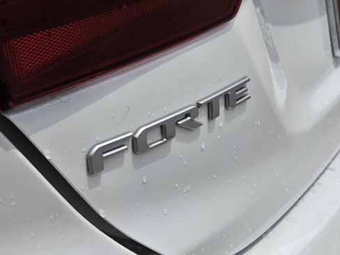 Certified 2023 Kia Forte LXS FWD image 16