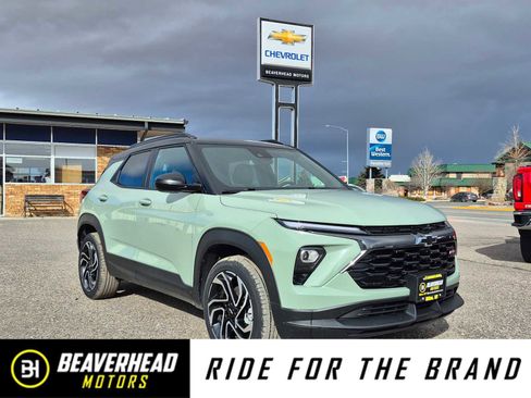 Used 2024 Chevrolet TrailBlazer RS w/ Driver Confidence Package image 1