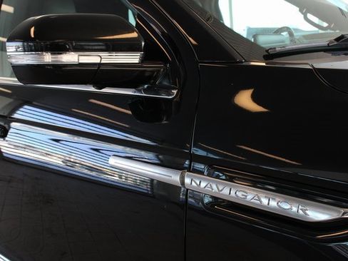 Used 2019 Lincoln Navigator Select image 29