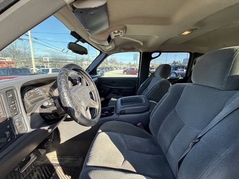 Used 2004 Chevrolet Silverado 2500 LS image 13