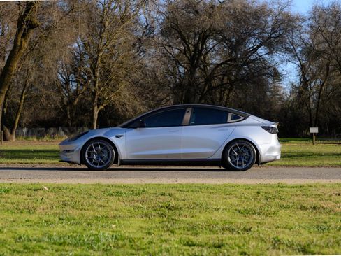 Used 2018 Tesla Model 3 Long Range AWD/4WD image 8