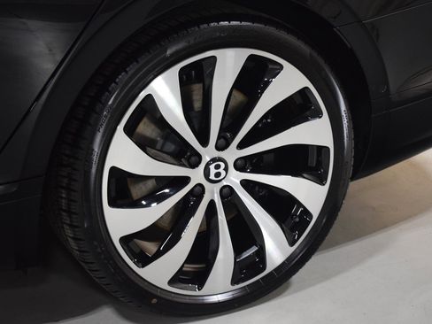 New 2026 Bentley Flying Spur Plug-In Hybrid image 18