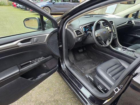 Used 2019 Ford Fusion SEL image 19