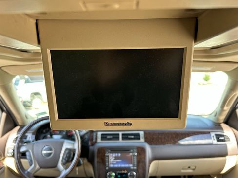 Used 2014 GMC Yukon Denali AWD/4WD image 23