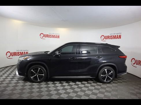 Used 2022 Toyota Highlander XSE FWD image 6