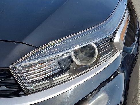 Used 2023 Kia Forte LXS w/ LXS Technology Package image 9