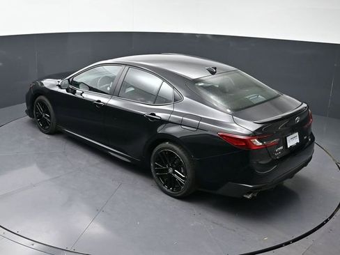 Used 2025 Toyota Camry SE image 30