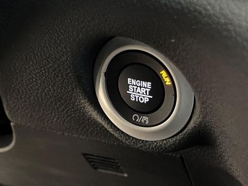 New 2026 Chrysler Pacifica Select image 24