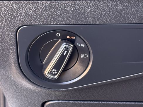 Used 2023 Volkswagen Tiguan SE R-Line image 22