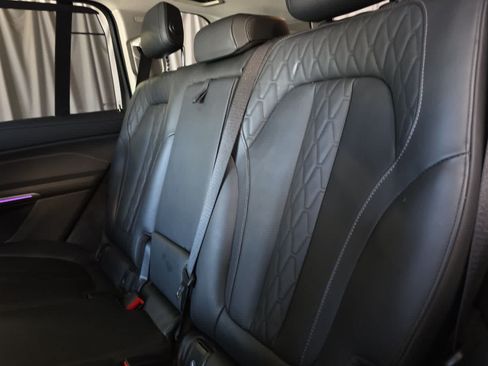 Used 2025 BMW X7 xDrive40i AWD/4WD image 17