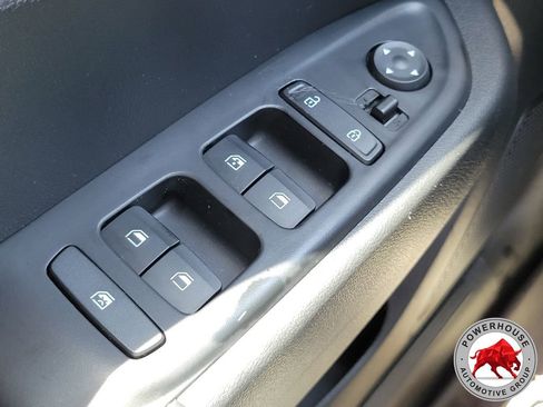 Used 2025 Hyundai Venue Limited FWD image 27