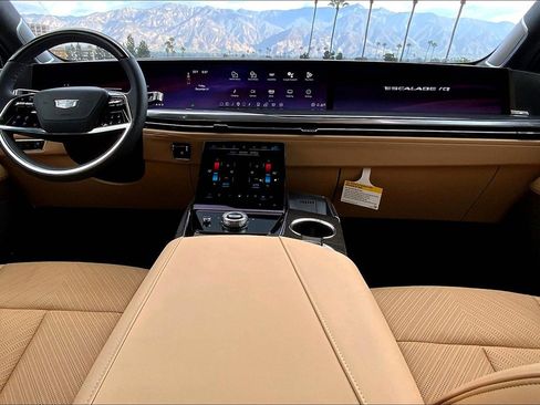 New 2025 Cadillac Escalade IQ Luxury 2 image 7