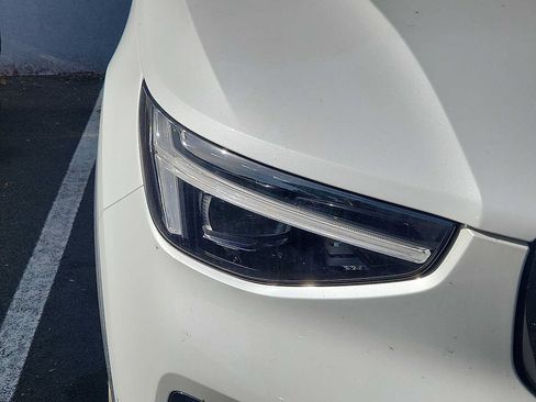 Certified 2023 Volvo XC40 B5 Ultimate w/ Protection Package Premier AWD/4WD image 2