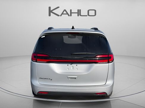 New 2026 Chrysler Pacifica Select w/ S Appearance Package FWD image 3