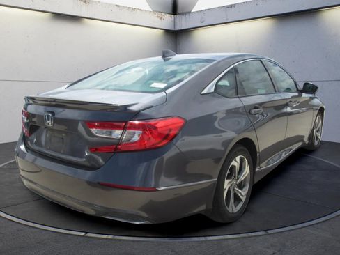 Used 2018 Honda Accord EX image 3